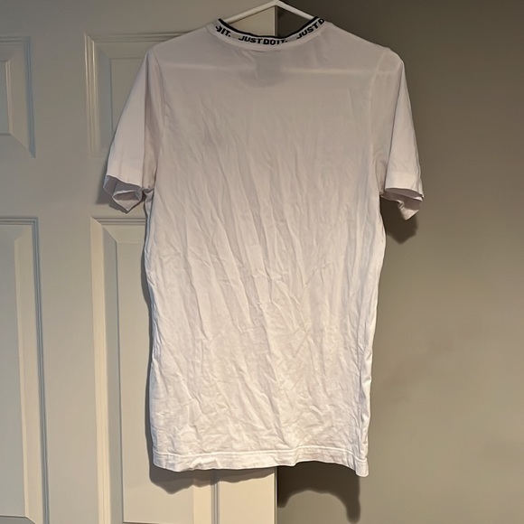 Nike Just do it Script Neck T-Shirt - Picture 3 of 4